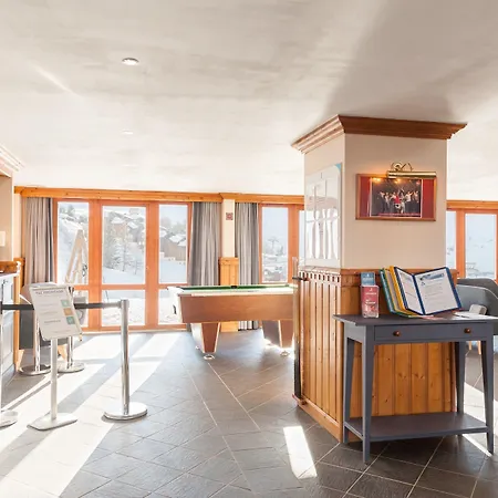 Apartmanhotel Pierre & Le Mont Soleil 3*