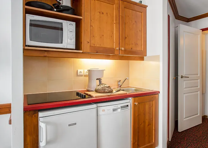 Aparthotel Pierre & Le Mont Soleil 3*